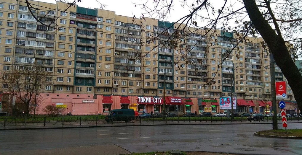 фасад дома, здание по адресу г Санкт-Петербург, Индустриальный пр-кт, д 26/24